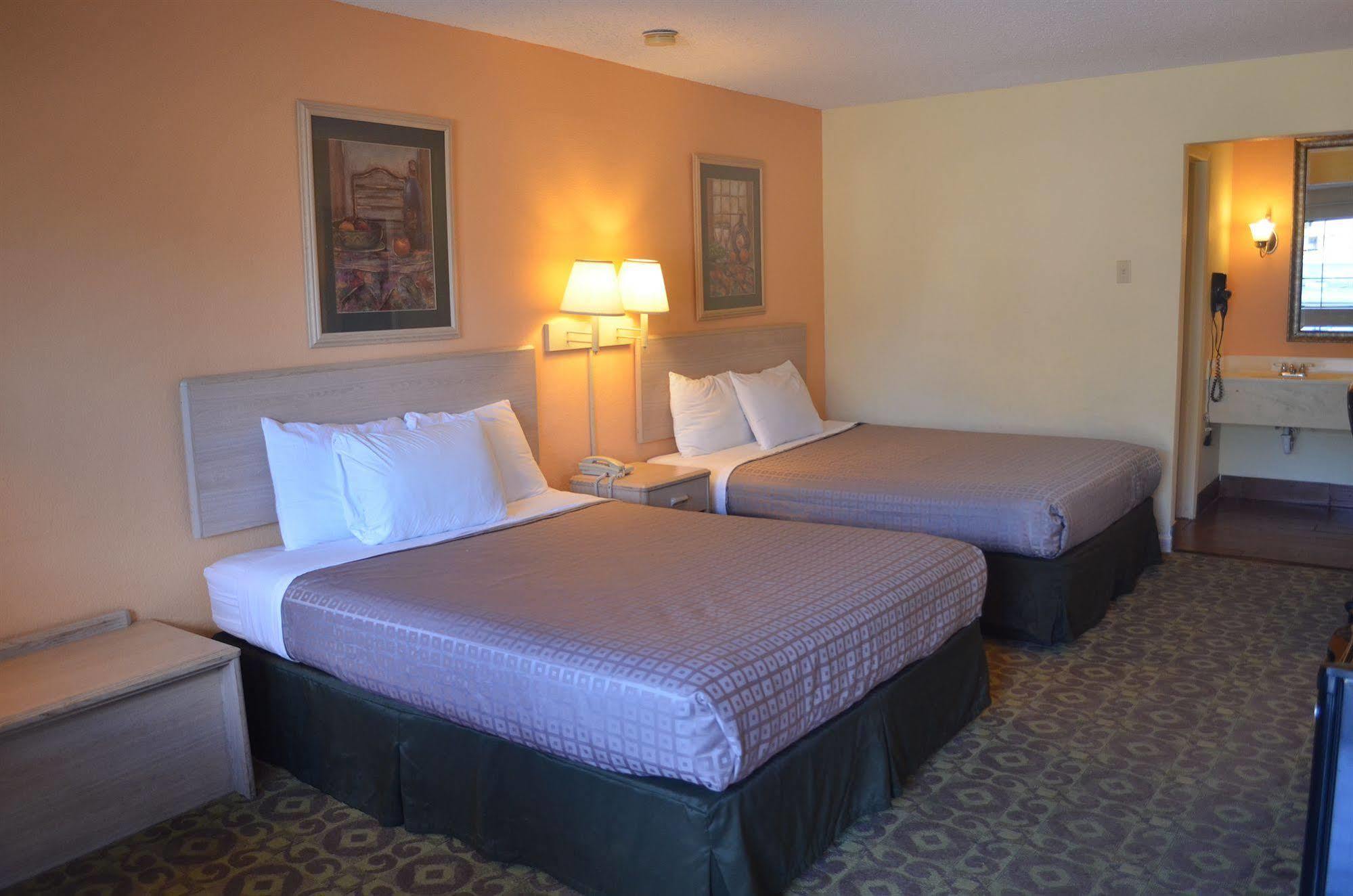 Summit Inn Hotel & Suites San Marcos Exteriör bild